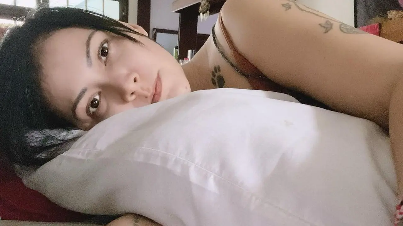 Kondisi Pulih, Ini 6 Potret Terbaru Melanie Subono Usai Operasi Angkat Tumor