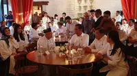 Presiden terpilih Jokowi bersama wakilnya Ma'ruf Amin menghadiri acara pembubaran Tim Kampanye Nasional (TKN) di Restoran Seribu Rasa Menteng, Jakarta. (Istimewa)
