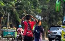 Viral Kisah Dua Sahabat Jualan Makanan Ringan untuk Bantu Orang Tua, Bikin Haru