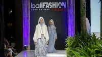 Jika ingin tampil lebih fashionable dengan modest wear dengan hijab, maka Anda bisa mencoba teknik layering.
