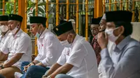 Sambut Hari Pahlawan, Eri-Armudji Ziarah ke Tiga Makam Pahlawan Nasional
