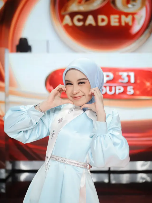 Mila DA7 pose imut (instagram.com/da7_milanurwanti)