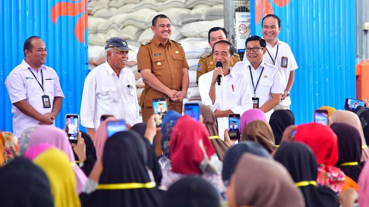 Jokowi akan Cek APBN Sebelum Lanjutkan Bansos: Kalau Anggaran Tak Memungkinkan Tidak Diteruskan