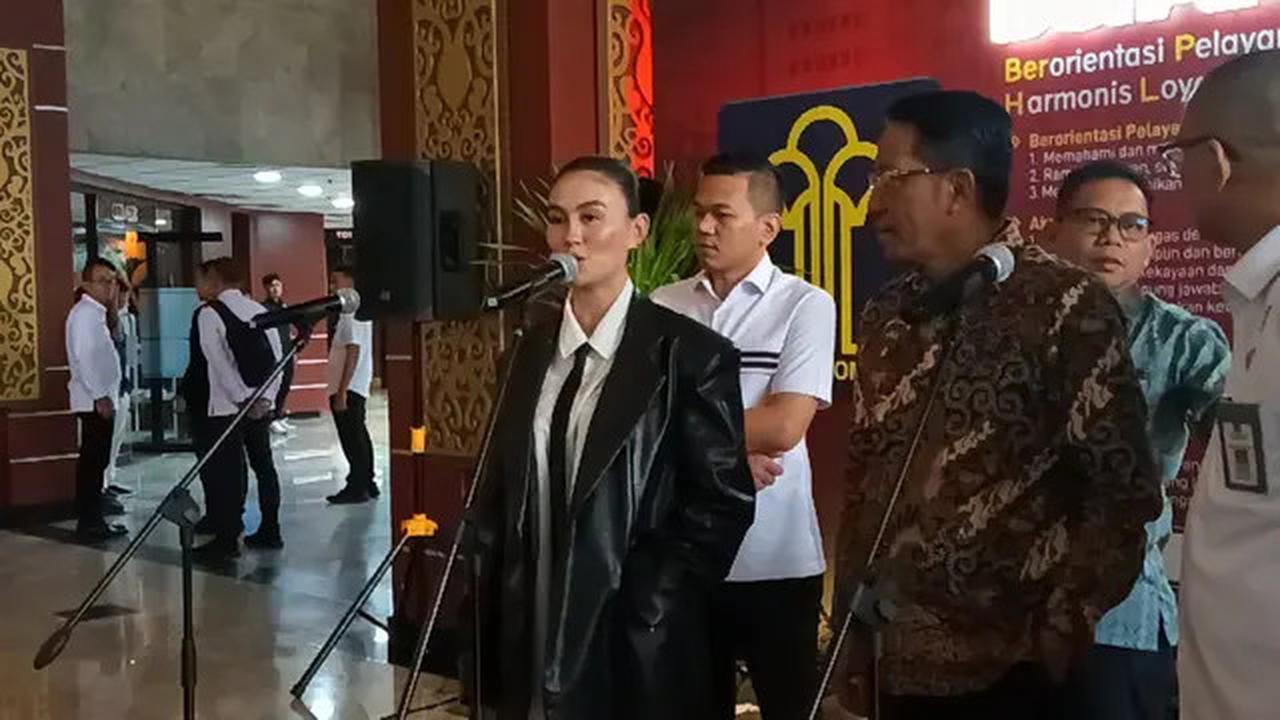 Agnez Mo Curhat di Kementerian Hukum, Ngaku 12 Tahun Jadi Bagian LMK di Amerika Serrikat