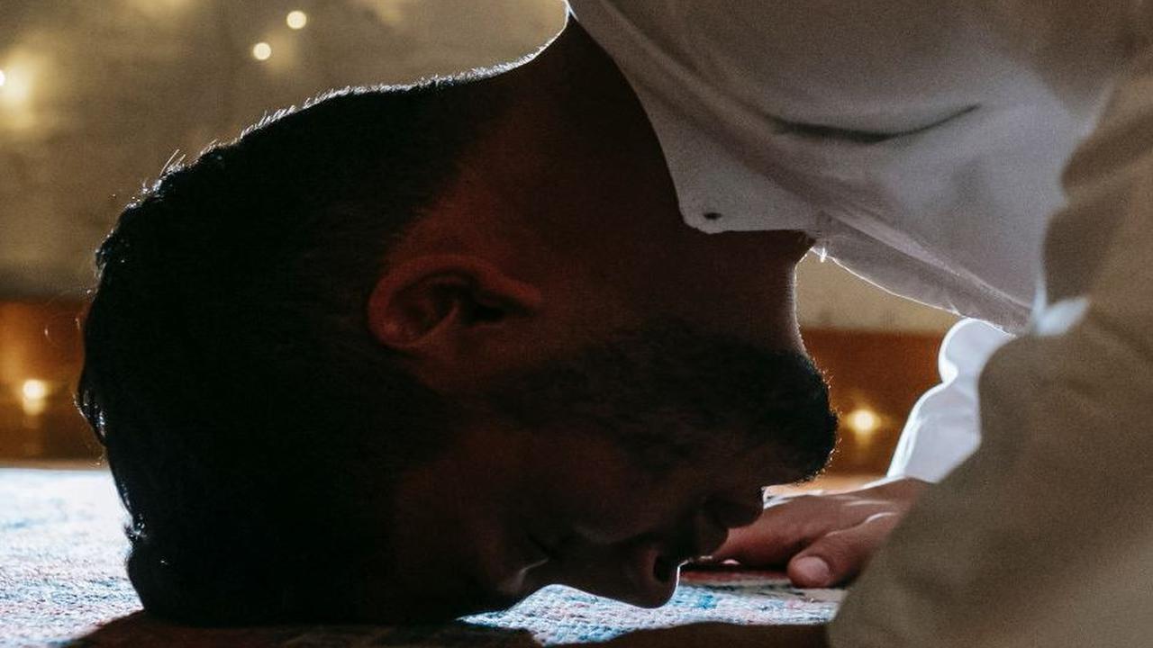 Ayat Al-Qur’an yang Bisa Dibaca setelah Solat Subuh<br>
