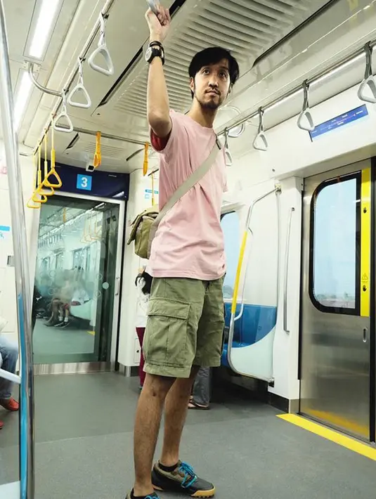 Meski jarang terlihat di layar kaca, kini Thomas lebih banyak bekerja di balik layar sebagai sutradara. (Liputan6.com/IG/@tnawilis)