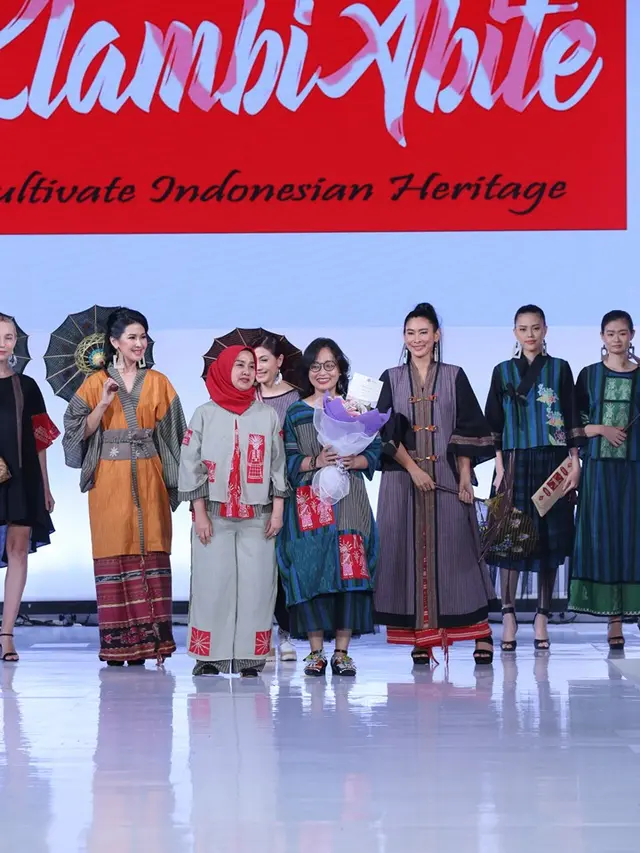 Ragam wajah budaya Betawi di panggung JFW 2019