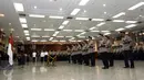 Lima kapolda dan Kabaintelkam Polri mengikuti upacara pelantikan dan serah terima jabatan (sertijab) di Rupatama Mabes Polri, Jakarta, Rabu (12/10). Pelantikan tersebut dipimpin langsung oleh Kapolri Jenderal Tito Karnavian. (Liputan6.com/Helmi Afandi)