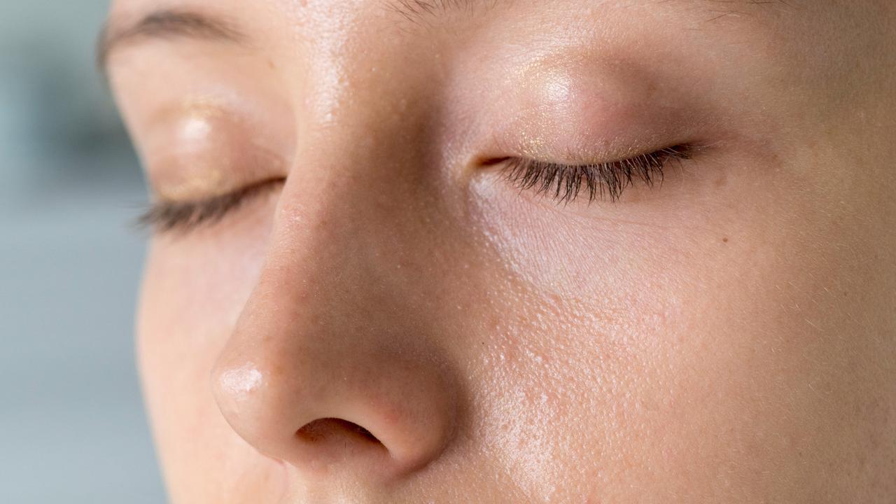 8 Mitos Kulit Berminyak yang Masih Dipercaya Banyak Orang: Dari Salah Kaprah tentang Pelembap hingga Kesalahan Fatal Melewatkan Sunscreen