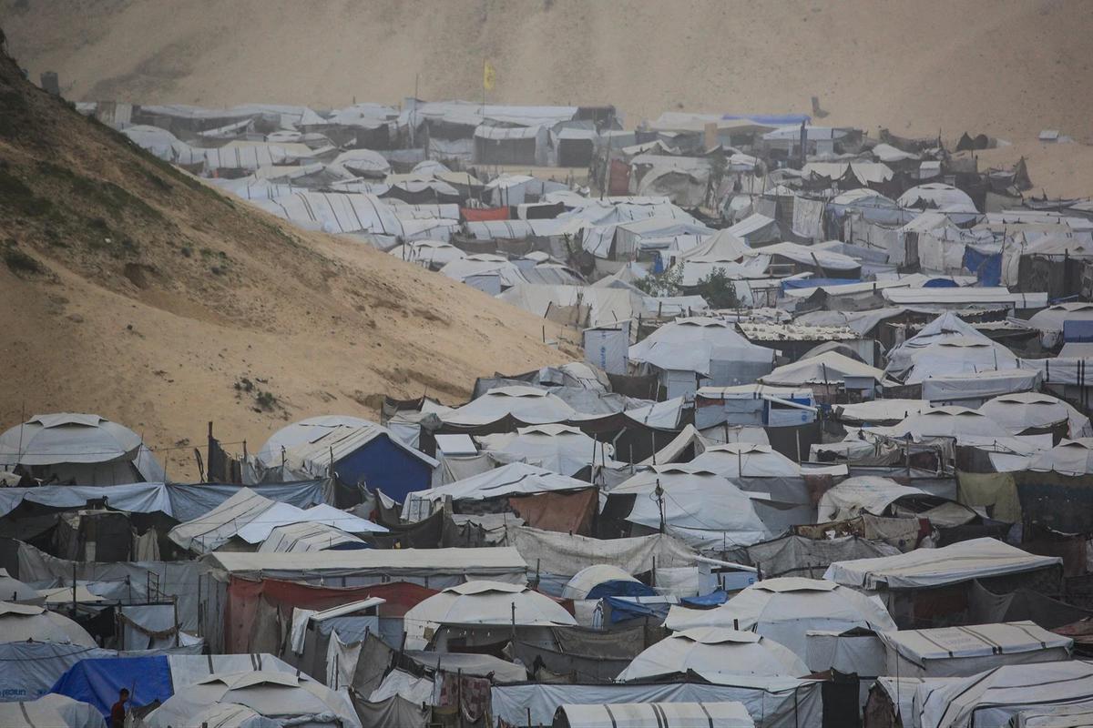 FOTO: Kabut Debu Selimuti Kamp Pengungsi Gaza di Tengah Ketidakpastian Gencatan Senjata