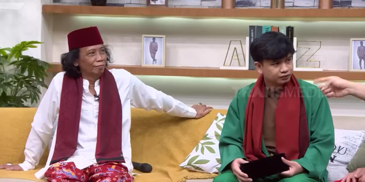 Lantaran merasa sudah akrab, Mandra pun sudah seperti sahabat kepada sosok yang di sebelahnya. Ternyata, sosok tersebut adalah Menteri Kesehatan.