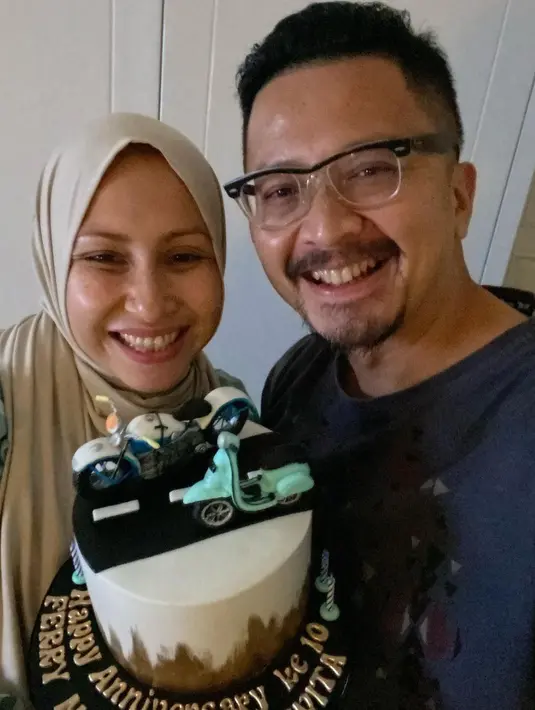 Deswita Maharani dan Ferry Maryadi (Instagram/deswitamaharani80)