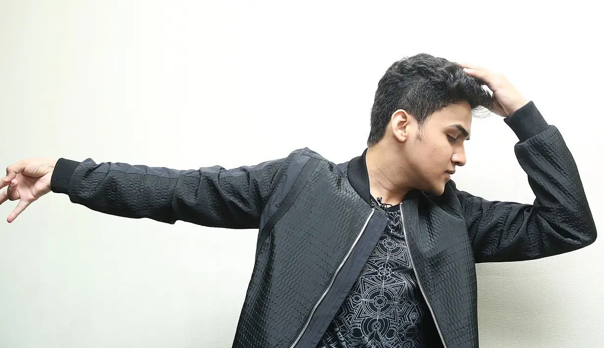 Faisal Khan menjadi pengisi acara bersama Raffi Ahmad, Ayu Ting Ting, Jessica Iskandar. Bersama beberapa pemeran India seperti Gurmeet Choudary, Shakti Arora, Mrunal Jain, Devoleena Bhattarcharjee, Vishal, dan Ankit Bhatia. (Bambang E. Ros/Bintang.com)
