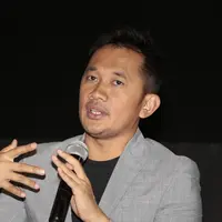 Bukan hal yang mudah kembali menghidupkan film yang sempat sukses. Begitu juga yang dirasakan oleh sutradara yang sukses menggarap beberapa film, Hanung Bramantyo. (Nurwahyunan/Bintang.com)