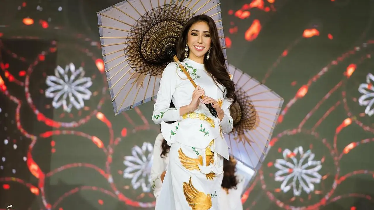 Bisa Ubah Mood, Ini Cara Nadia Purwoko Mempercantik Bibir