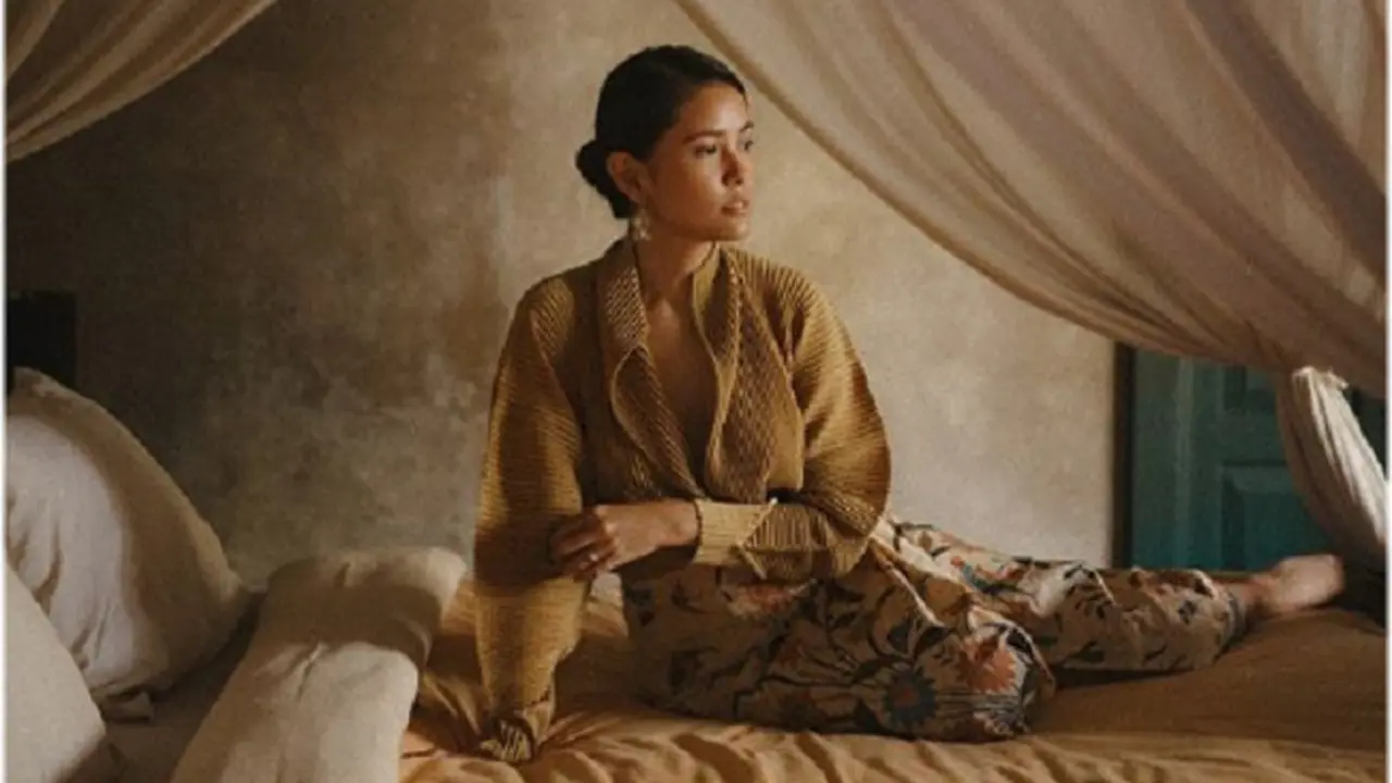 [Bintang] Tidak Memakai Makeup, Titi Rajo Bintang Tampak Flawless pada Suatu Photoshoot