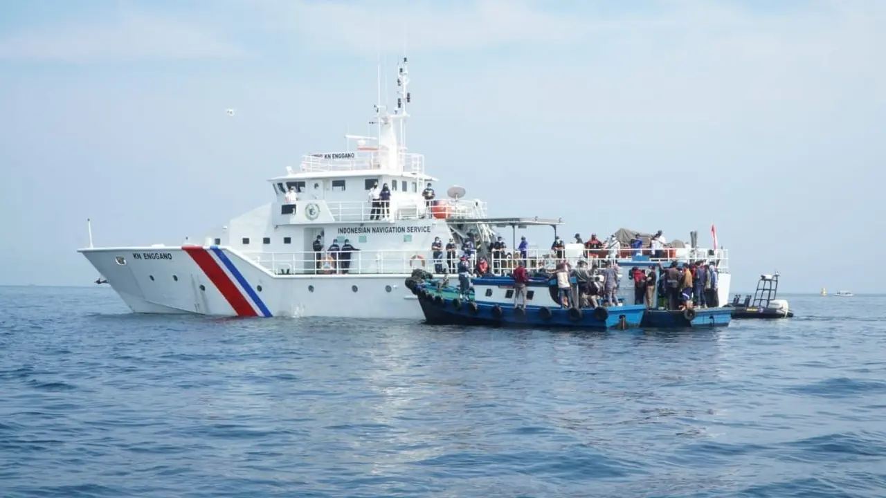 Kementerian Perhubungan menggagalkan rombongan masyarakat yang nekat mudik secara tersembunyi melalui jalur laut pada Minggu (9/5/2021) di perairan Teluk Jakarta. (Dok Kemenhub)