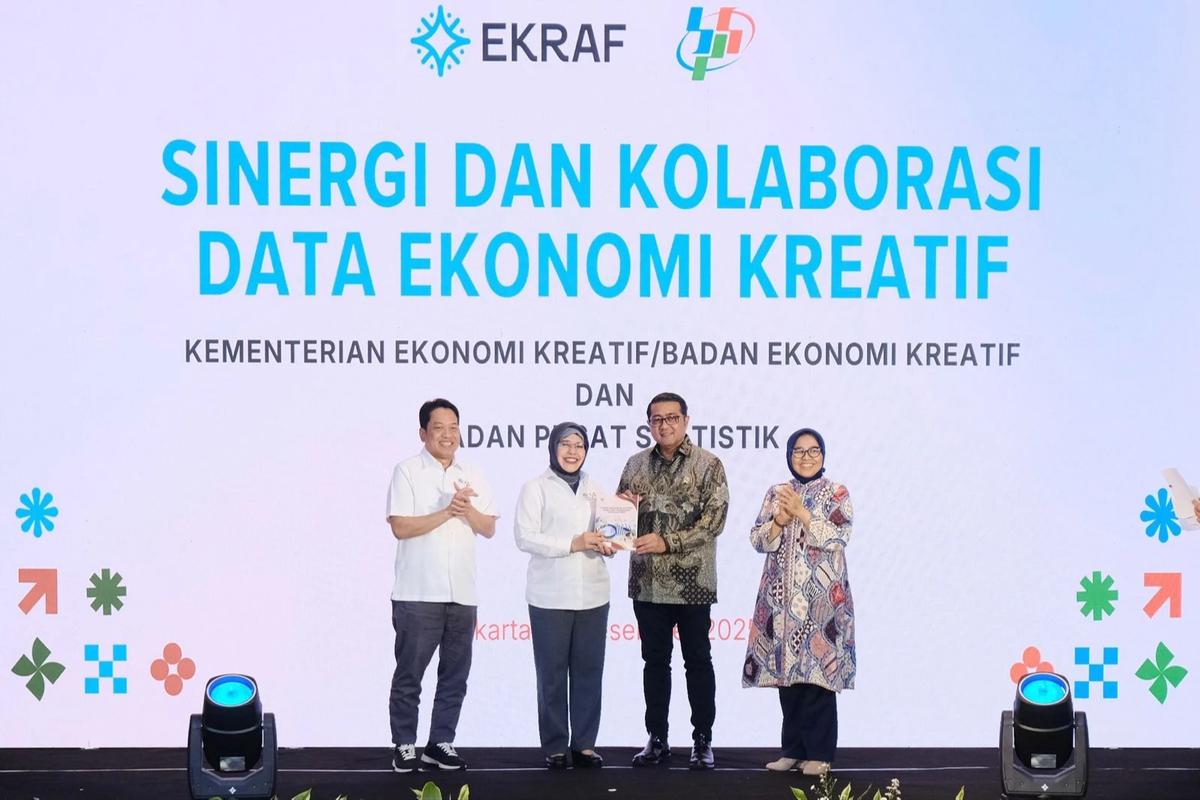 Kementerian Ekonomi Kreatif/Badan Ekonomi Kreatif menerima laporan statistik ekonomi kreatif dari Badan Pusat Statistik