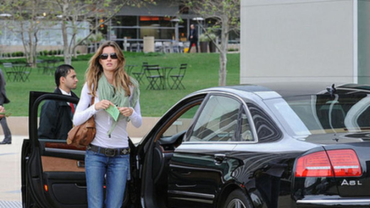 Mengintip Koleksi Mobil Para Model Seksi Dunia - Otomotif Liputan6.com