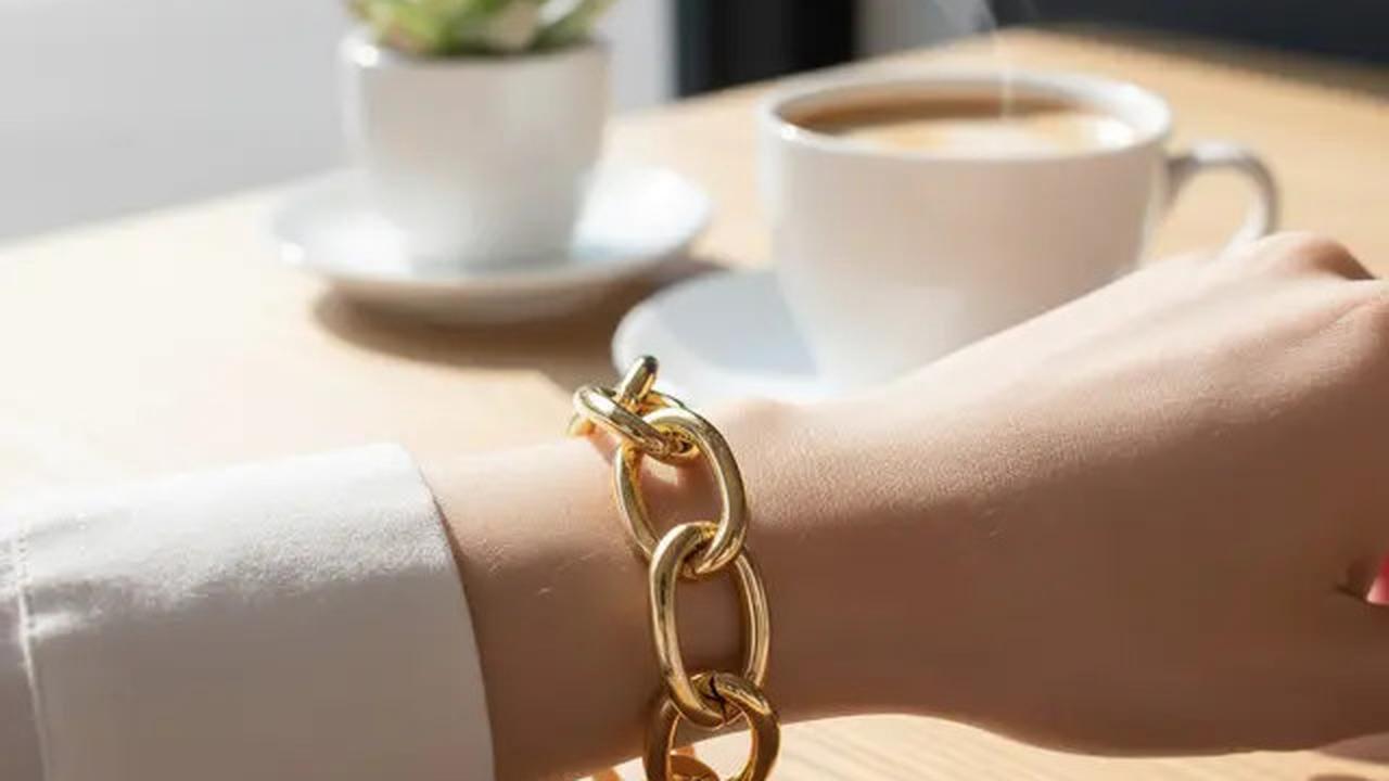 7 Model Gelang Emas 5 gram untuk Gaya dan Investasi, Tren Perhiasan 2025