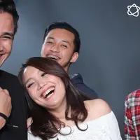 Eksklusif HiVi (Wardrobe Neida: @tiffanka_ Wardrobe Ezra, Febri, Ilham: @romeotics Foto: Adrian Putra, Digital Imaging: Muhammad Iqbal Nurfajri/Bintang.com)