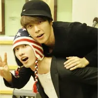 Donghae dan Eunhyuk (via kpopstarz.com)