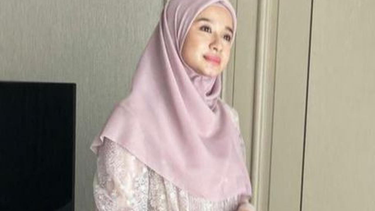 Gamis Brokat yang Memberikan Kesan Mewah