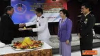 Citizen6, Mesir: Acara resepsi dan syukuran ditandai dengan pembacaan doa dan pemotongan tumpeng oleh Dubes Nurfaizi yang diberikan kepada Athan RI Kairo, Kolonel Mar Ipung Purwadi. (Pengirim: Badarudin Bakri).
