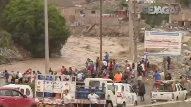 Ibu Kota Peru, Lima, kini masih lumpuh akibat diterjang banjir yang disertai lumpur. Hujan sangat deras mengguyur dan menyebabkan banjir yang disertai longsor. Korban meninggal mencapai 72 orang.