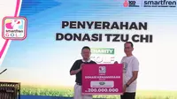 Penyerahan donasi Smartfren 100% untuk Indonesia Charity Golf Tournament 2024 kepada Yayasan Buddha Tzu Chi.