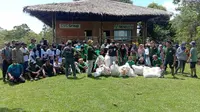 Aksi kutip sampah di Bukit Lawang dalam memperingati Hari Peduli Sampah Nasional