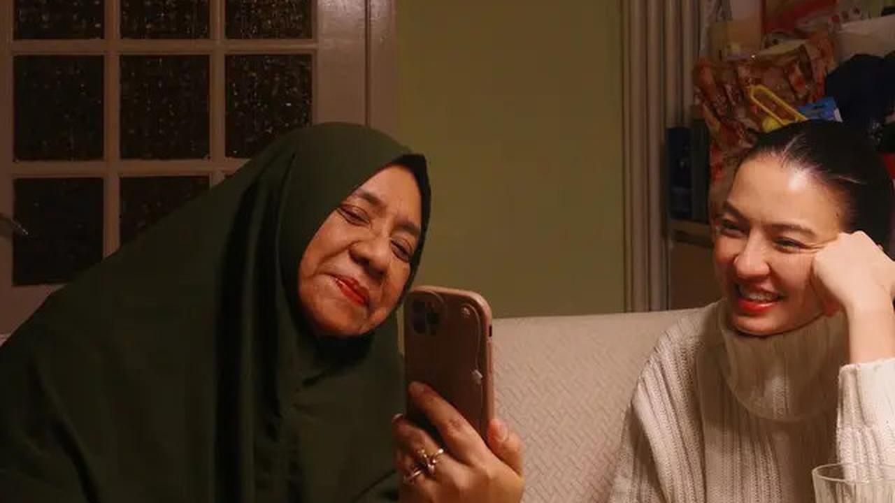 Anti Membosankan, Raline Shah Tampil Modis dengan Outfit Monokrom Saat Liburan di Amsterdam
