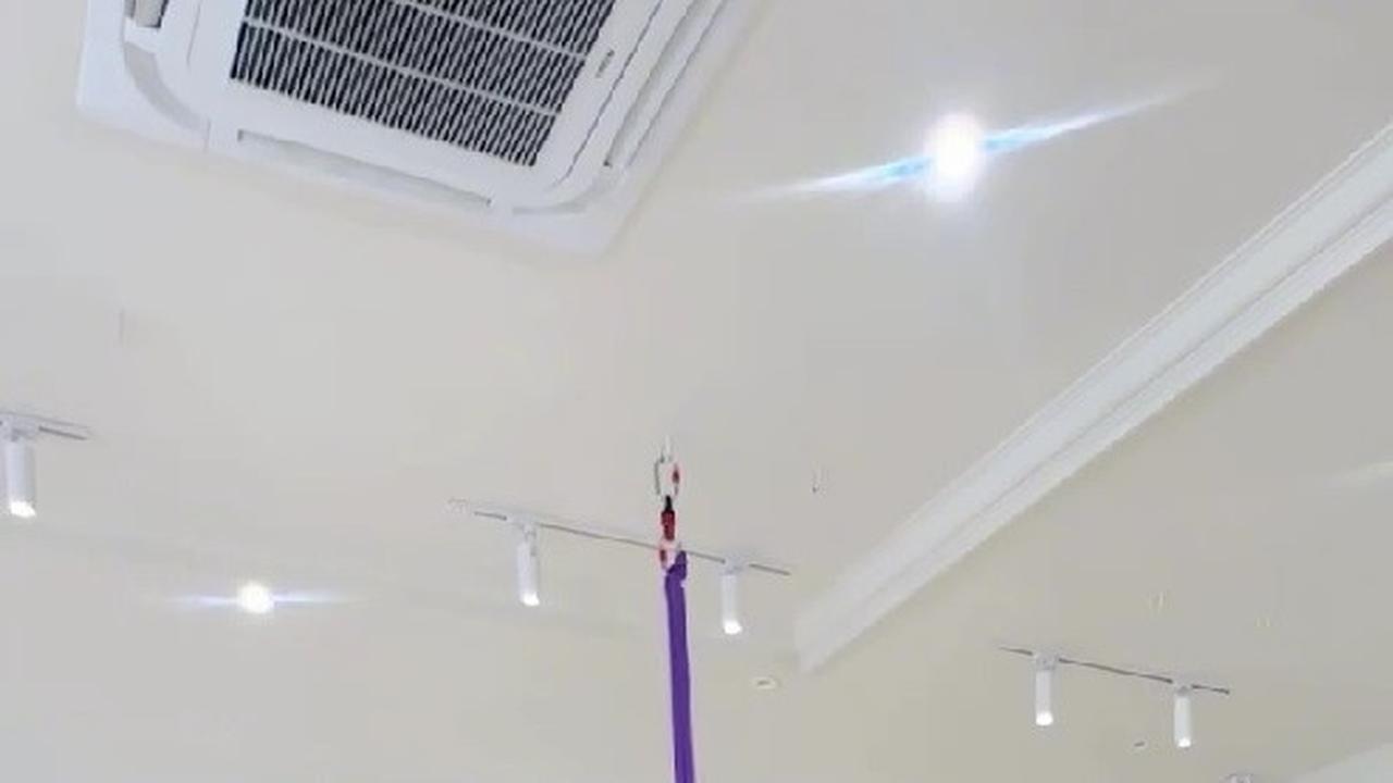Potret Dinda Kirana saat Mencoba Olahraga Baru Aerial Hoop, Badan Lenturnya Jadi Sorotan Netizen