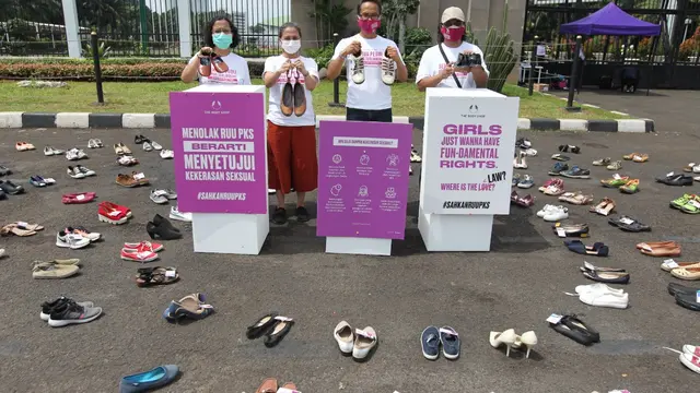 598 Sepatu Wakili 500 Langkah Awal Sahkan RUU PKS Dipamerkan di Gedung DPR