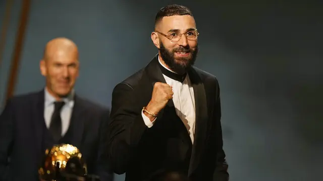 Foto: Wajah Semringah Karim Benzema Usai Menyabet Penghargaan Ballon d'Or 2022