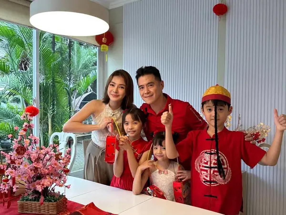 8 Tampilan Menggemaskan Anak Artis Kenakan Baju Tradisional China saat Imlek 2025, Anak Cut Meyriska hingga Marisa Nasution
