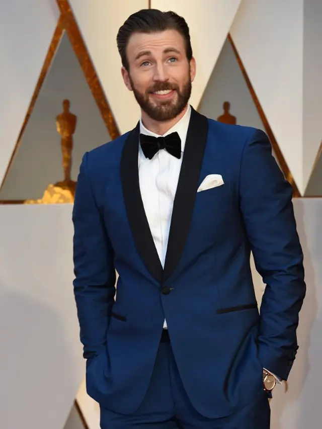 [Bintang] Scarlett Johansson dan Chris Evans