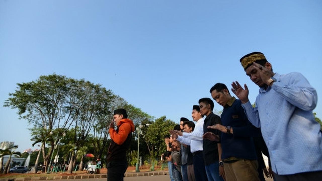 Masyarakat Riau gelar salat minta hujan di depan Istana Negara