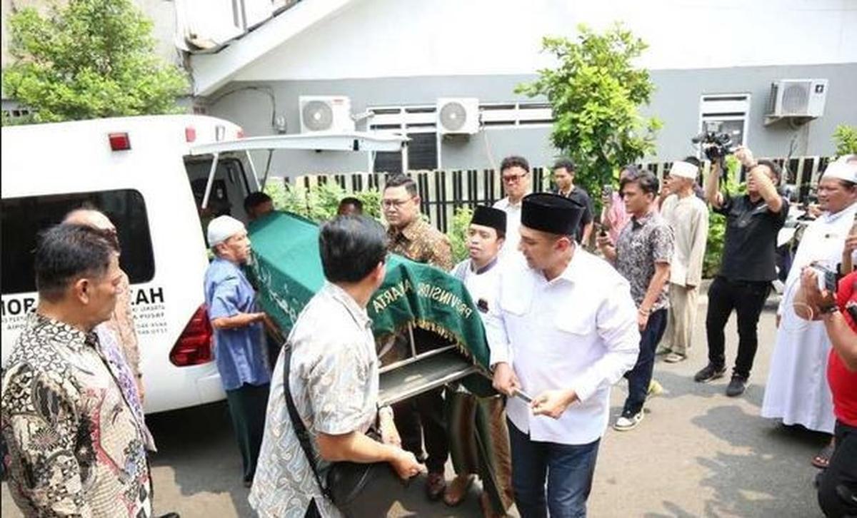 Sang Ayah Meninggal Dunia, Uya Kuya Rasakan Duka&nbsp;Mendalam