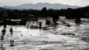 Hujan deras merupakan bagian dari sistem badai kuat yang juga menyebabkan dua tornado di Valencia dan hujan lebat di Provinsi Almeria. (AP Photo/Gregorio Marrero)