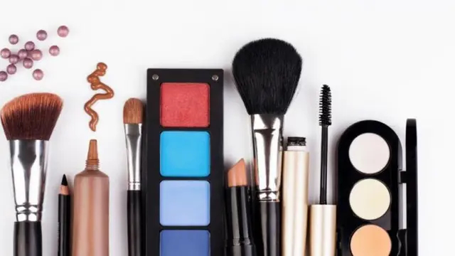 Ilustrasi alat makeup | ivolgann.com