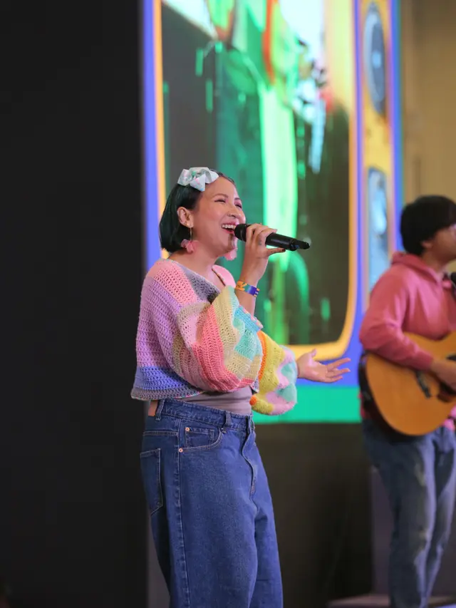 Fimela Day 2024 kembali menjadi sorotan dengan kehadiran salah satu band legendaris Indonesia, Ten2Five, berlangsung pada Jumat (29/11/2024) di Indonesia Convention Exhibition (ICE) BSD, Tangerang (Dok/Fimela.com)