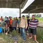 Ketua PKS Jatim Kang Irwan bertemu dengan sejumlah kelompok tani di beberapa desa di wilayah Kabupaten Banyuwangi. (Istimewa).