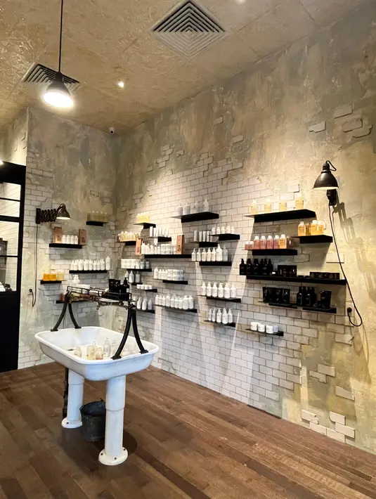 Saat ini, Le Labo berkantor pusat di New York, USA dan telah berekspansi ke 10 negara. Le Labo yang telah beroperasi selama 16 tahun terus berinovasi dan memutuskan untuk hadir di Indonesia di akhir tahun 2024 ini. [ Foto: Fimela.com]