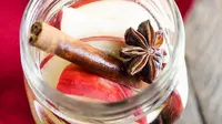Infused water apel dan kayu manis | via: bembu.com