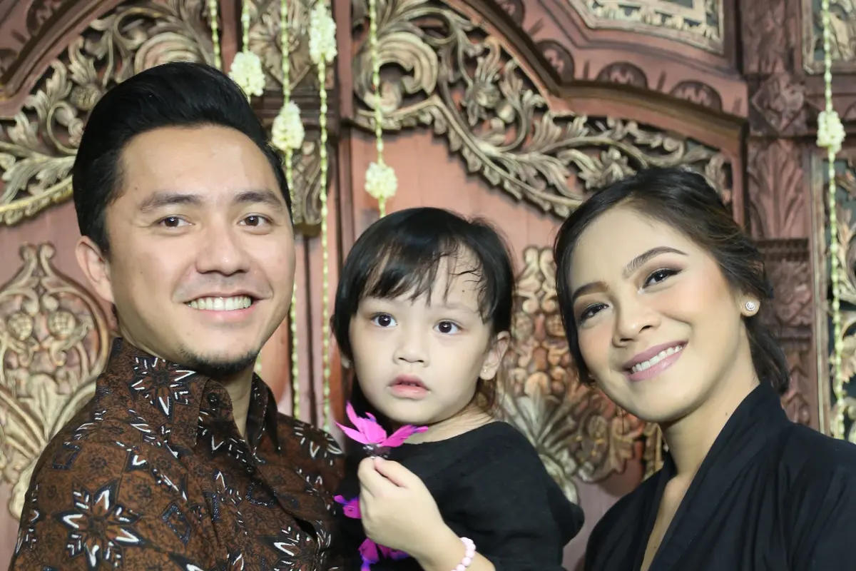 [Bintang] Omesh dan Dian Ayu
