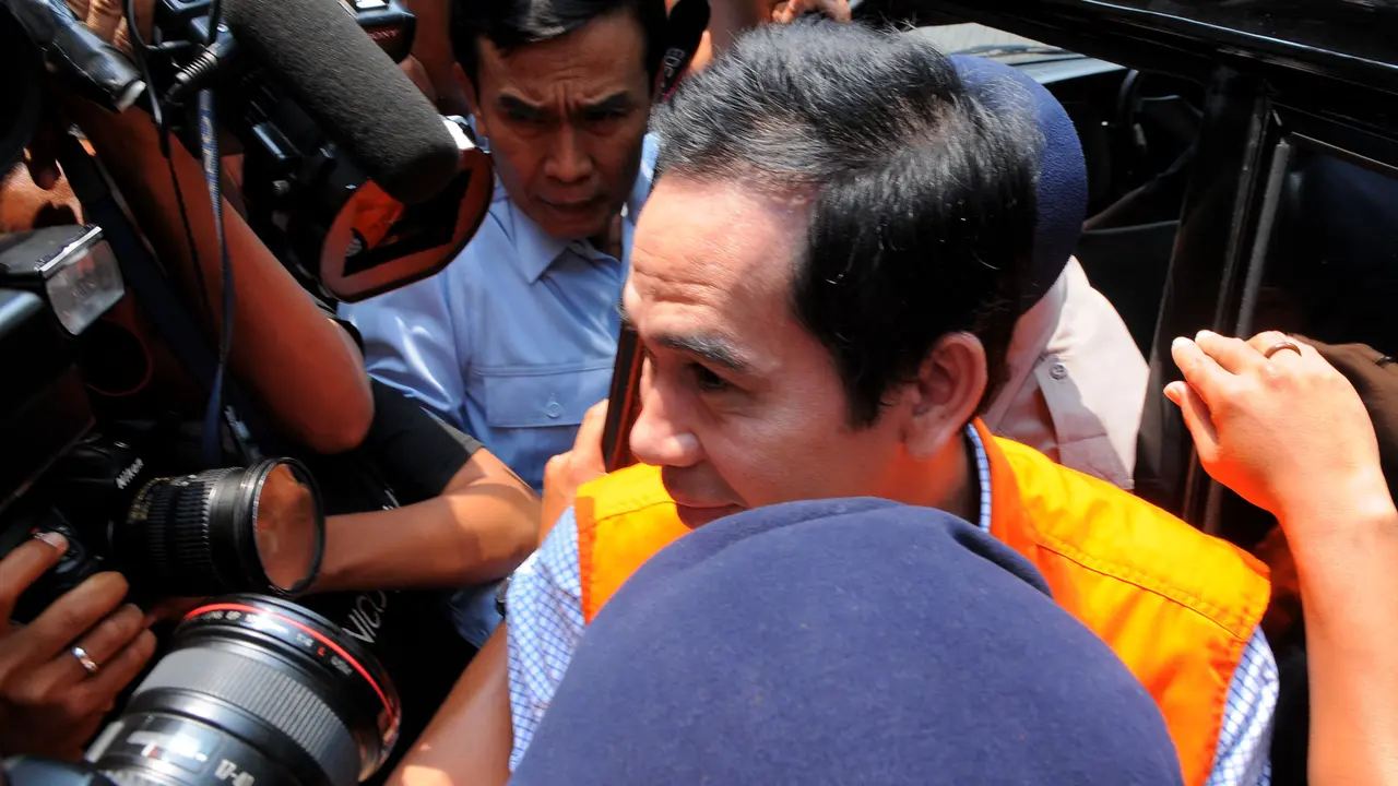 [FOTO] Keluar dari Rumah Sakit, Wawan Dikerubuti Wartawan