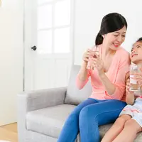 4 Perbedaan Air Putih dan Mineral yang Perlu Dikenalkan Pada Anak, Bantu Lengkapi Nutrisinya