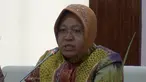 Walikota Surabaya menyambangi kantor Otoritas Jasa Keuangan untuk membicarakan klaim asuransi korban jatuhnya pesawat AirAsia Qz8501. (Awn)