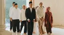 Akad nikah pemain bulu tangkis ganda putra dan ganda putri ini berlangsung sederhana di sebuah masjid. Keduanya pun tampil memesona mengenakan busana pengantin yang kental dengan nuansa tradisional Jawa. [@morden.co].